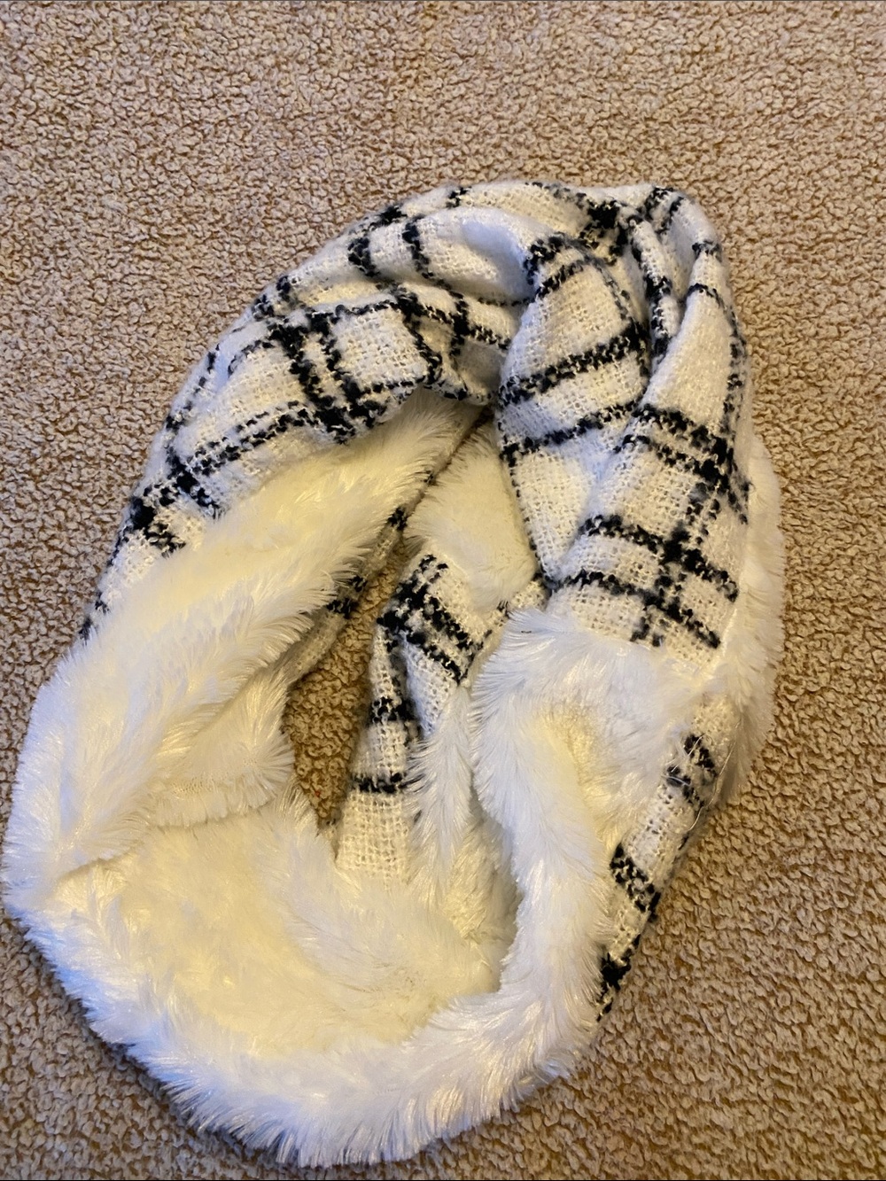 Wilson’s leather shop Cozy Plaid Faux-Fur Infinity Scarf - White/navy